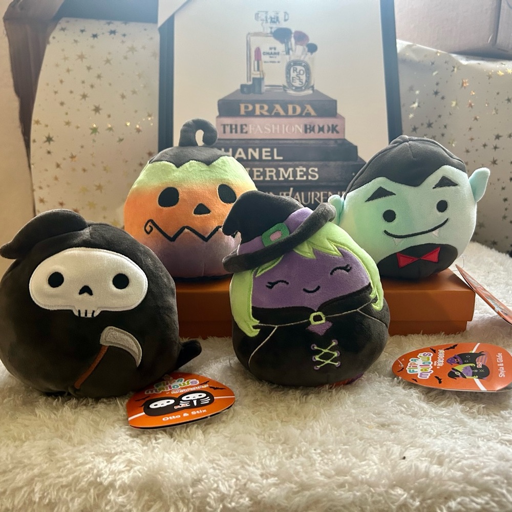 5.5in Squish-mallow’s Flip-Mallow’s Halloween inspired!!! 🎃👻💀🎃